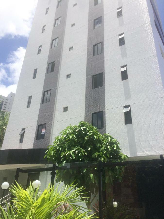 Ira's Ii Apartment